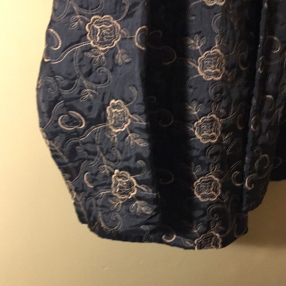 Maggie Barnes quilted coat  with hook and latch - Picture 5 of 7